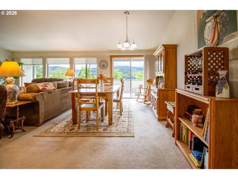 867 N Summerwood Street Roseburg OR 97471
