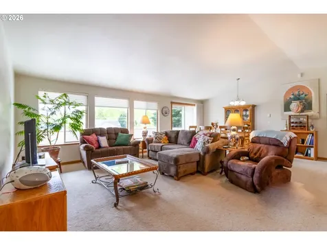 867 N Summerwood Street Roseburg OR 97471