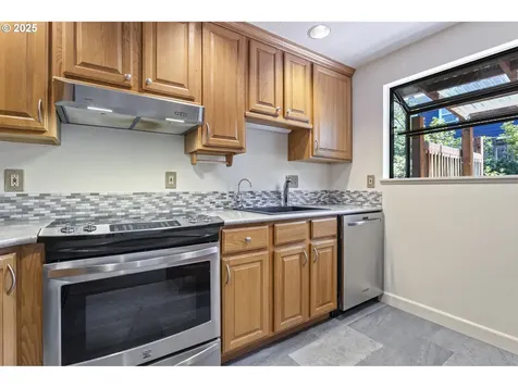 11118 SW 51st Avenue Portland OR 97219