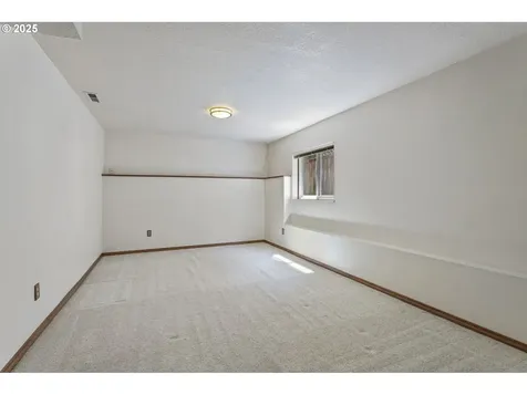 11118 SW 51st Avenue Portland OR 97219