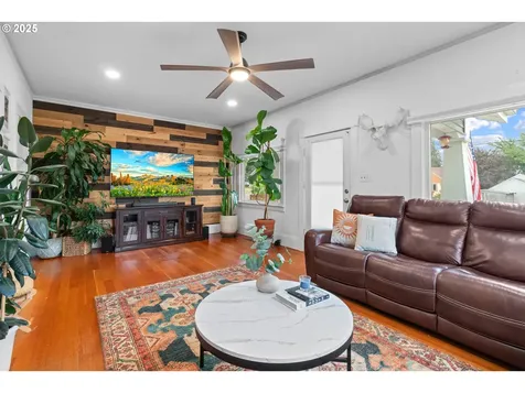 1303 Division Street Camas WA 98607