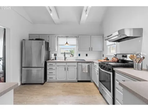 1303 Division Street Camas WA 98607