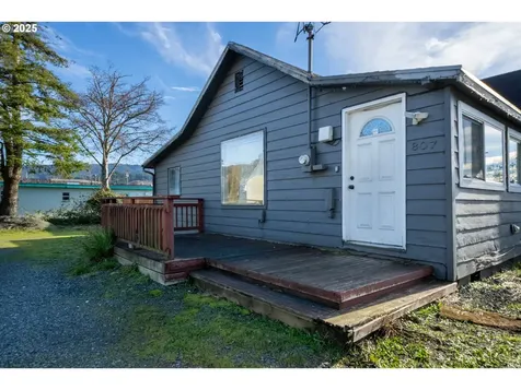 807 Garibaldi Avenue Garibaldi OR 97118