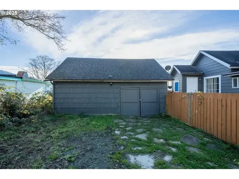 807 Garibaldi Avenue Garibaldi OR 97118