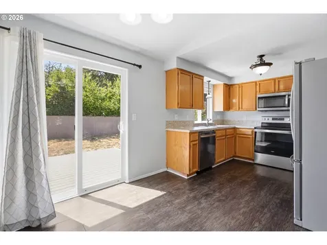 5201 9th Court SE Salem OR 97306