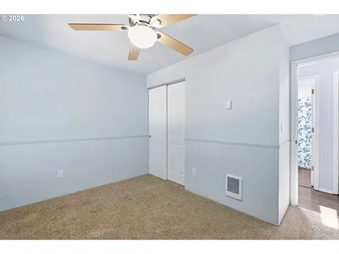 5201 9th Court SE Salem OR 97306