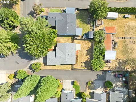 5201 9th Court SE Salem OR 97306