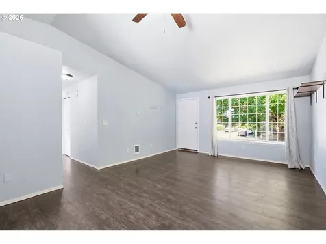 5201 9th Court SE Salem OR 97306