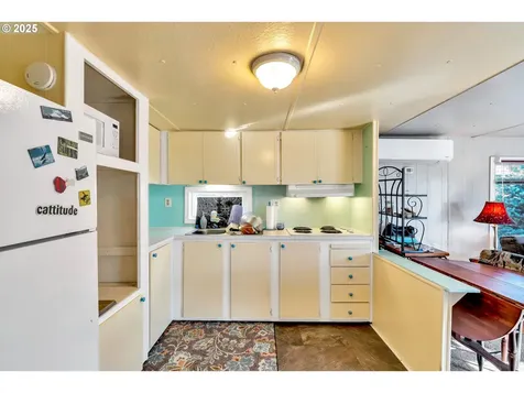 3346 Sunnyview Road NE Salem OR 97301
