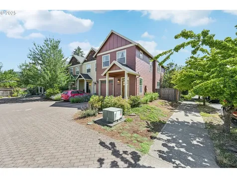 6678 SW 23rd Place Portland OR 97219