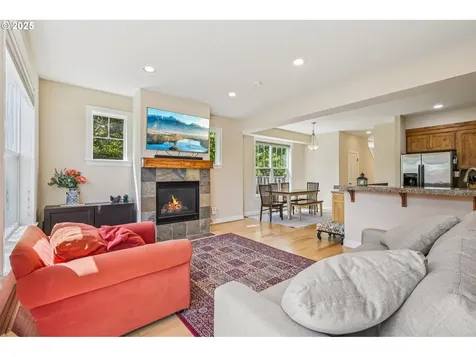 6678 SW 23rd Place Portland OR 97219