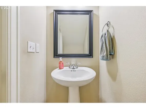 6678 SW 23rd Place Portland OR 97219