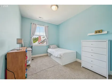6678 SW 23rd Place Portland OR 97219