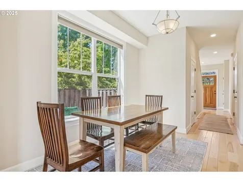 6678 SW 23rd Place Portland OR 97219