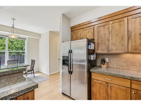 6678 SW 23rd Place Portland OR 97219