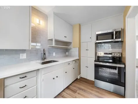 3136 NE 83rd Avenue Portland OR 97220