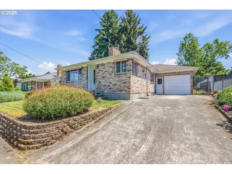 7910 N Mckenna Avenue Portland OR 97203