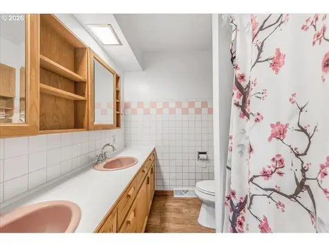 7910 N Mckenna Avenue Portland OR 97203