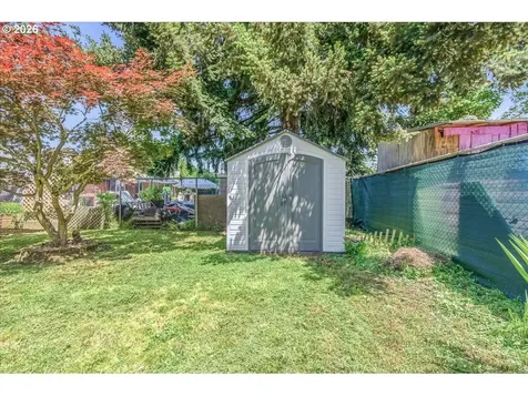 7910 N Mckenna Avenue Portland OR 97203