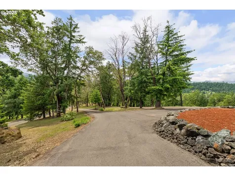 322 Monta Vista Lane Roseburg OR 97471