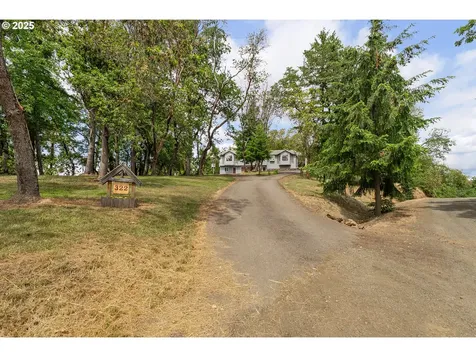 322 Monta Vista Lane Roseburg OR 97471