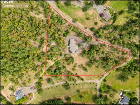 322 Monta Vista Lane Roseburg OR 97471