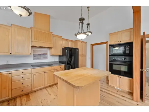 322 Monta Vista Lane Roseburg OR 97471