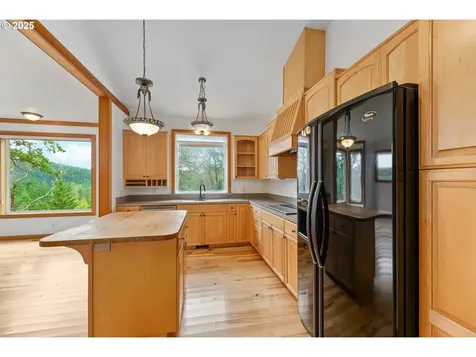 322 Monta Vista Lane Roseburg OR 97471