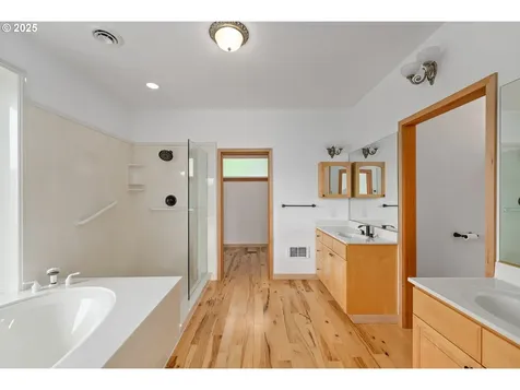 322 Monta Vista Lane Roseburg OR 97471