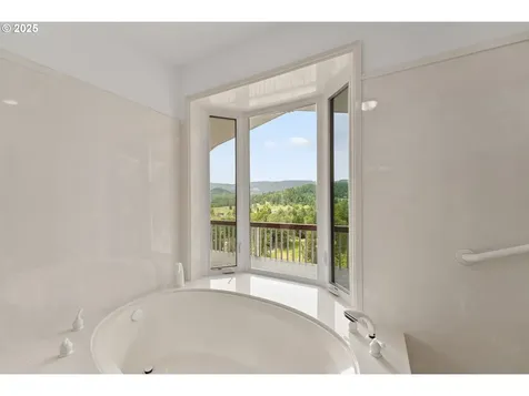 322 Monta Vista Lane Roseburg OR 97471