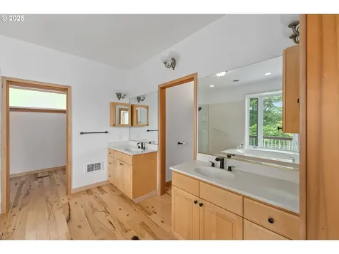 322 Monta Vista Lane Roseburg OR 97471