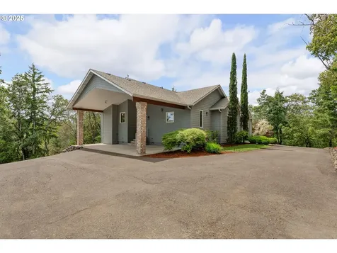 322 Monta Vista Lane Roseburg OR 97471
