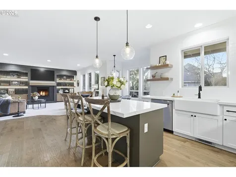 2863 Olympic Street Woodburn OR 97071