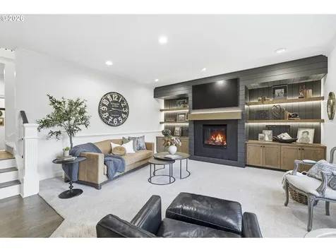 2863 Olympic Street Woodburn OR 97071