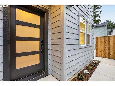 5551 SE Steele Street Portland OR 97206
