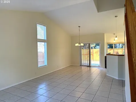 3933 Dorchester Lane Eugene OR 97404