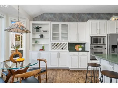 2001 Bay Meadows Drive West Linn OR 97068