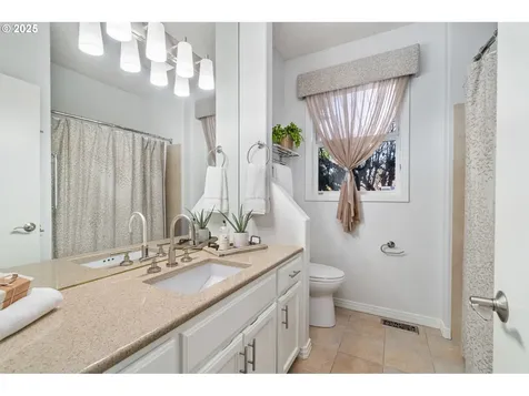 2001 Bay Meadows Drive West Linn OR 97068