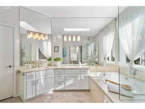 2001 Bay Meadows Drive West Linn OR 97068