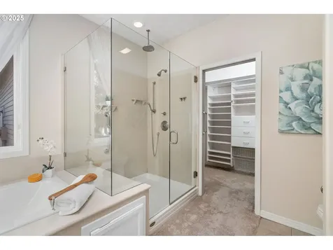 2001 Bay Meadows Drive West Linn OR 97068