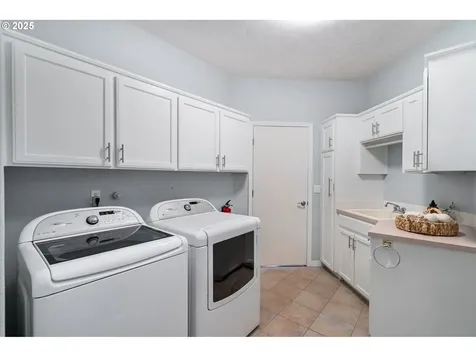 2001 Bay Meadows Drive West Linn OR 97068