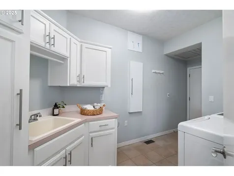 2001 Bay Meadows Drive West Linn OR 97068