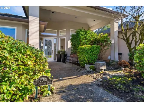 2001 Bay Meadows Drive West Linn OR 97068