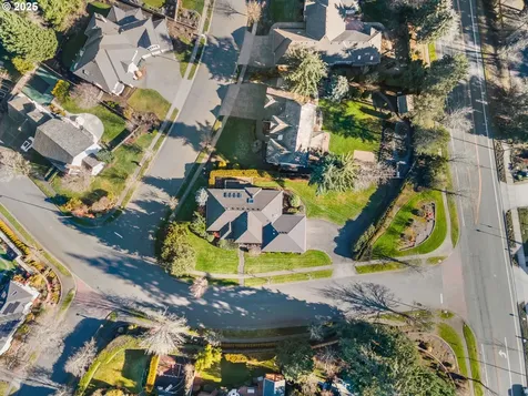 2001 Bay Meadows Drive West Linn OR 97068
