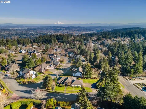 2001 Bay Meadows Drive West Linn OR 97068
