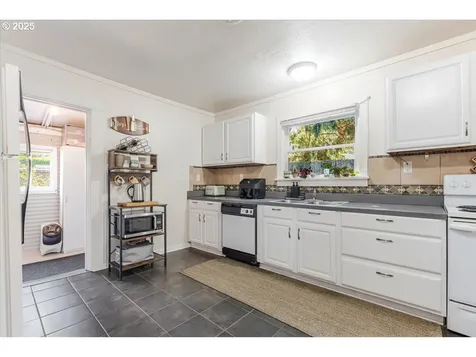 3227 NE 79th Avenue Portland OR 97213