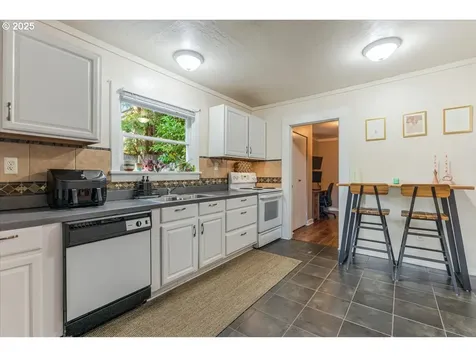 3227 NE 79th Avenue Portland OR 97213