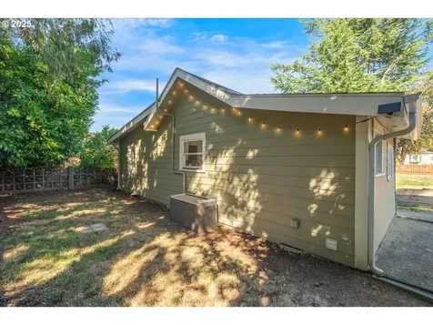 3227 NE 79th Avenue Portland OR 97213