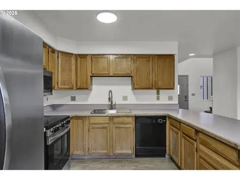 76330 Rainbow Street Oakridge OR 97463