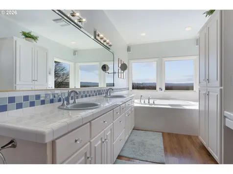 6404 NW Dogwood Drive Vancouver WA 98663